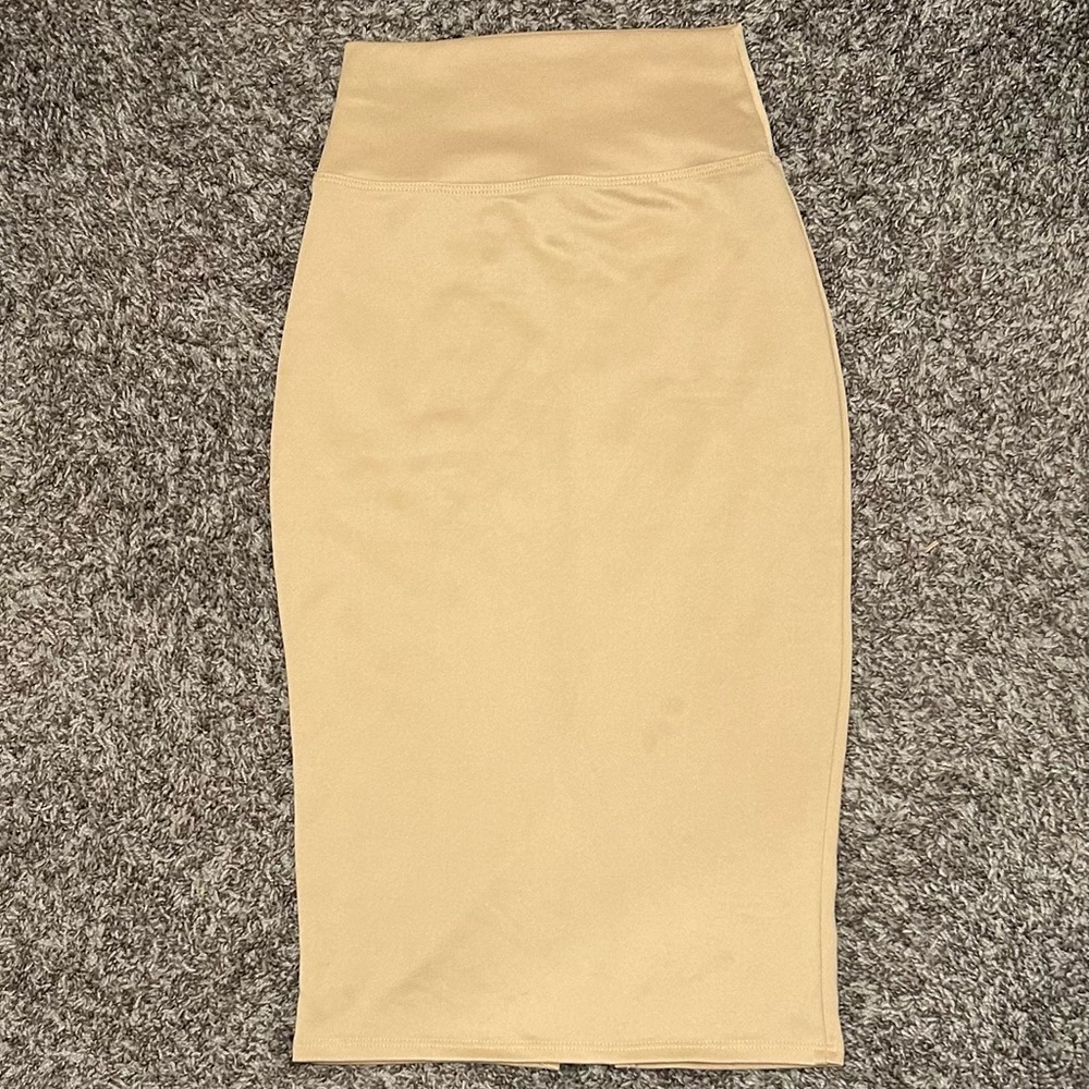 Elegant Tan Pencil Skirt